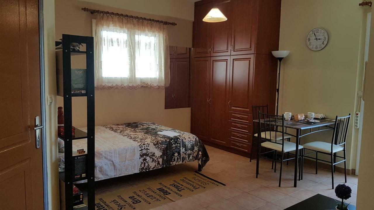 Appartamento Cozy Loft Mesolóngion Esterno foto