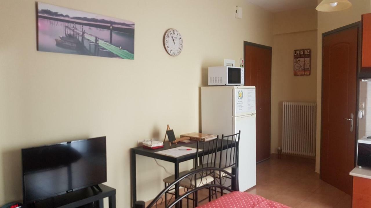 Appartamento Cozy Loft Mesolóngion Esterno foto